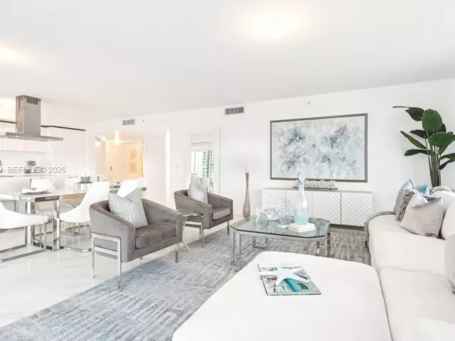 3-bedroom condo for sale in Sunny Isles Beach - 330 Sunny Isles Blvd 5-907 - MondialRealty