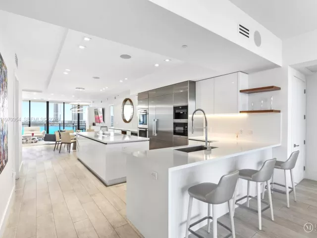 3-bedroom condo for sale in Aventura - 5500 Island Estates Dr 606N - MondialRealty