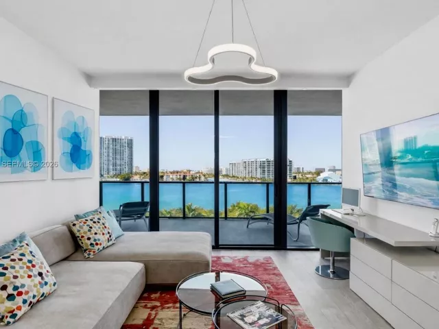 3-bedroom condo for sale in Aventura - 5500 Island Estates Dr 606N - MondialRealty