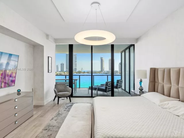 3-bedroom condo for sale in Aventura - 5500 Island Estates Dr 606N - MondialRealty