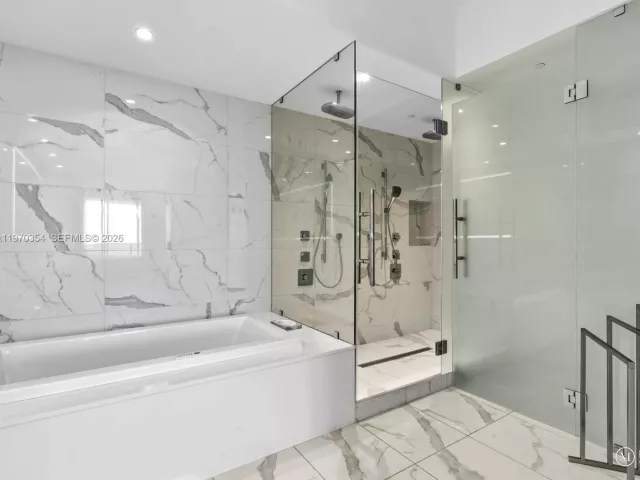 3-bedroom condo for sale in Aventura - 5500 Island Estates Dr 606N - MondialRealty