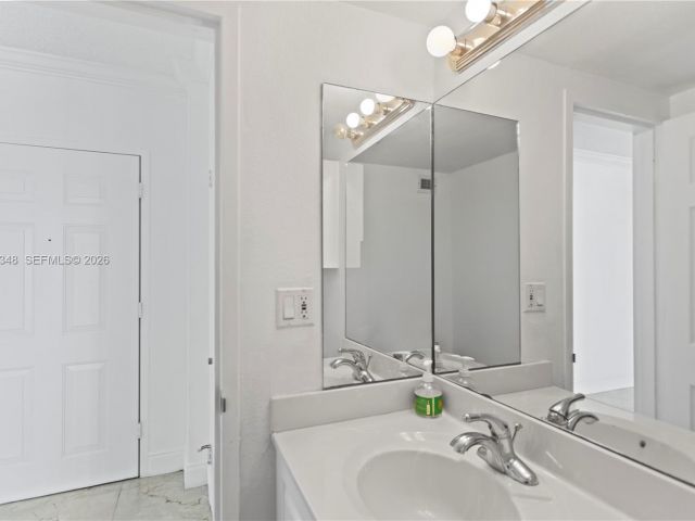 Apartment for sale  Unit #1239 - photo 7477745