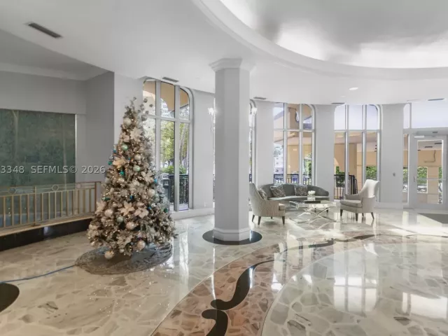 1-bedroom condo for sale in Hollywood - 2501 S Ocean Dr 1239 - MondialRealty