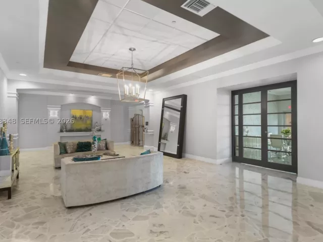 1-bedroom condo for sale in Hollywood - 2501 S Ocean Dr 1239 - MondialRealty