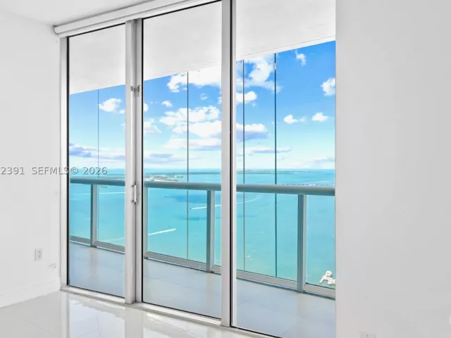 2-bedroom condo for sale in Miami - 495 Brickell Ave 4705 - MondialRealty