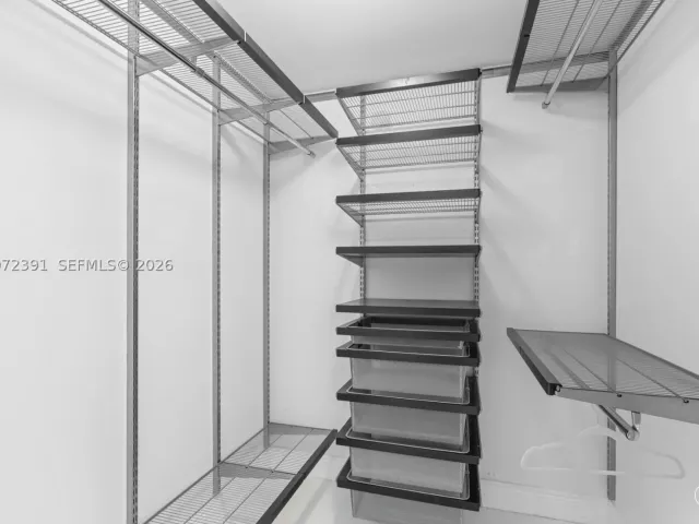 2-bedroom condo for sale in Miami - 495 Brickell Ave 4705 - MondialRealty