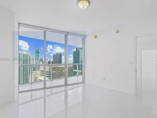 2-bedroom condo for sale in Miami - 495 Brickell Ave 4705 - MondialRealty