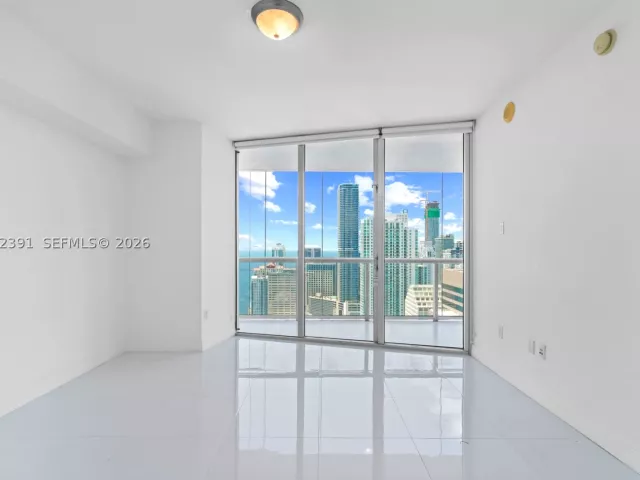 2-bedroom condo for sale in Miami - 495 Brickell Ave 4705 - MondialRealty