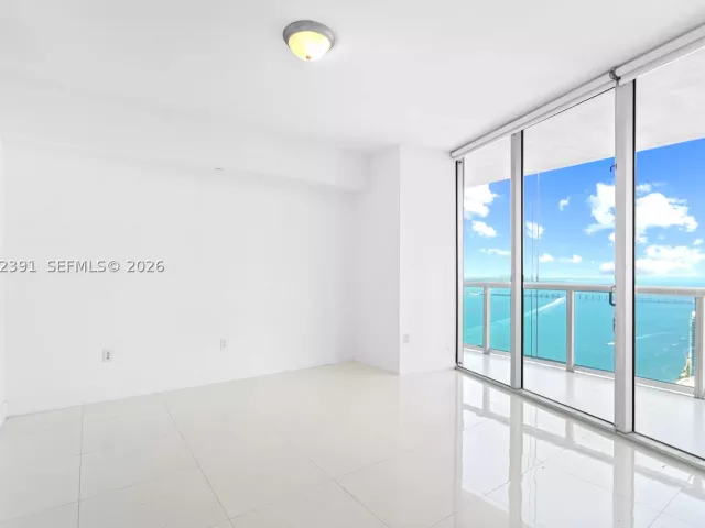 2-bedroom condo for sale in Miami - 495 Brickell Ave 4705 - MondialRealty