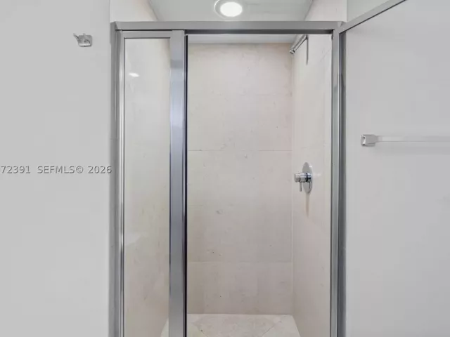 2-bedroom condo for sale in Miami - 495 Brickell Ave 4705 - MondialRealty