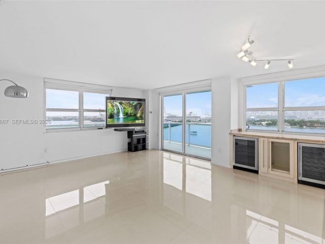 Apartment for rent  Unit #1401 - photo 7508737