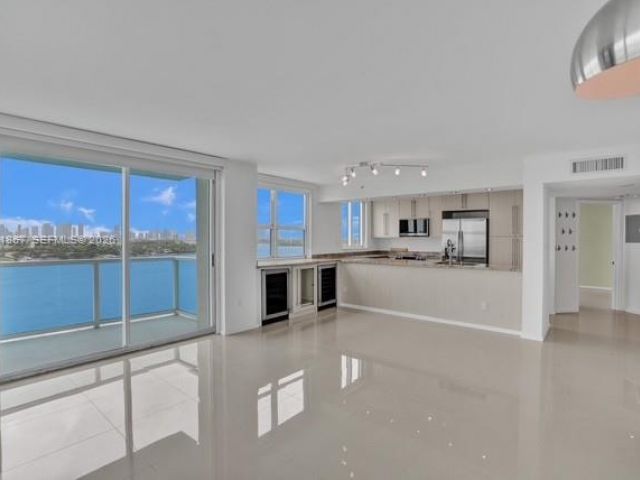 Apartment for rent  Unit #1401 - photo 7508740