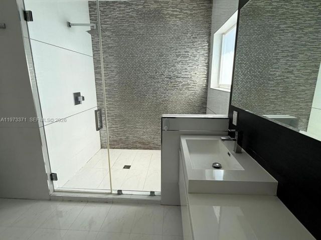 Home for rent at 10942 NW 59th St - photo 7486215