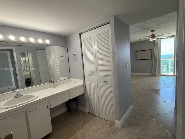 Apartment for rent  Unit #610 - photo 7484164