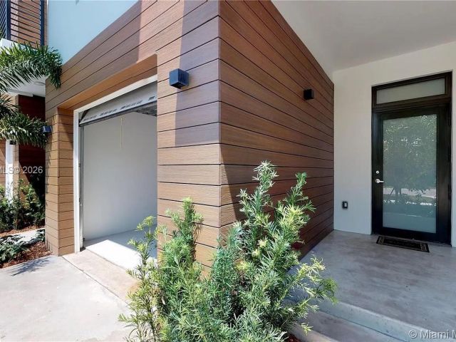 Home for rent at 1503 N 17TH AVE 0 - photo 7474340