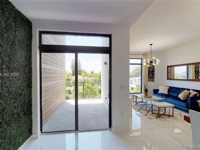 Home for rent at 1503 N 17TH AVE 0 - photo 7474341