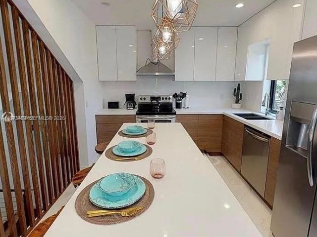 Home for rent at 1503 N 17TH AVE 0 - photo 7474345