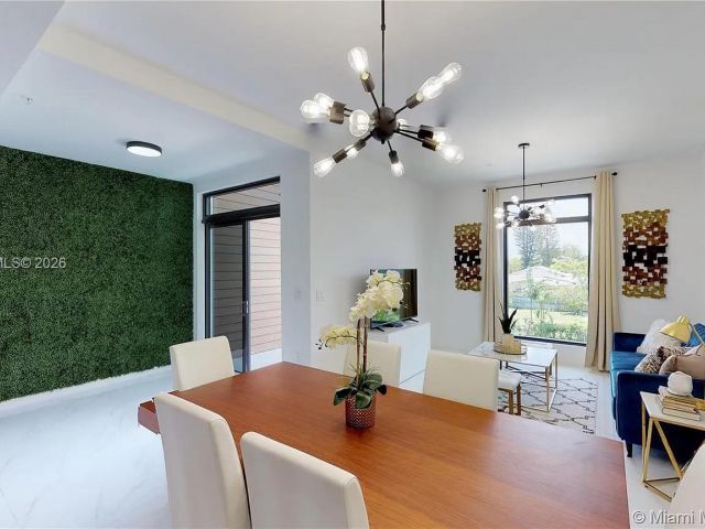 Home for rent at 1503 N 17TH AVE 0 - photo 7474347