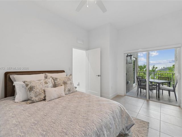 Home for rent at 355 NW 30 terr 0601 - photo 7478703