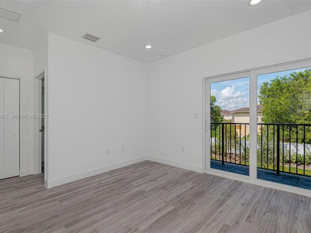 Home for rent at 355 NW 30 terr 0601 - photo 7478708