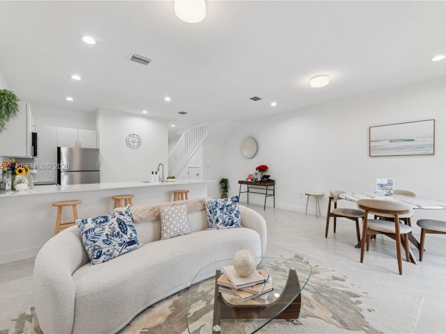 Home for rent at 355 NW 30 terr 0601 - photo 7478719