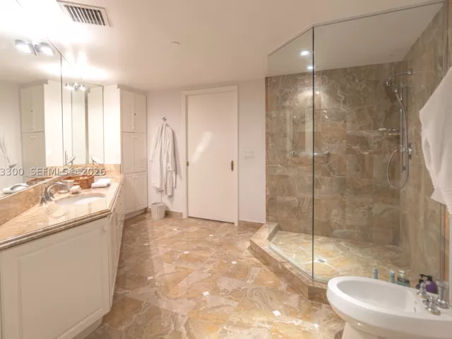 2-bedroom condo for sale in Surfside - 9559 Collins Ave S7-D - MondialRealty
