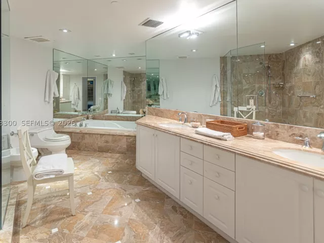2-bedroom condo for sale in Surfside - 9559 Collins Ave S7-D - MondialRealty