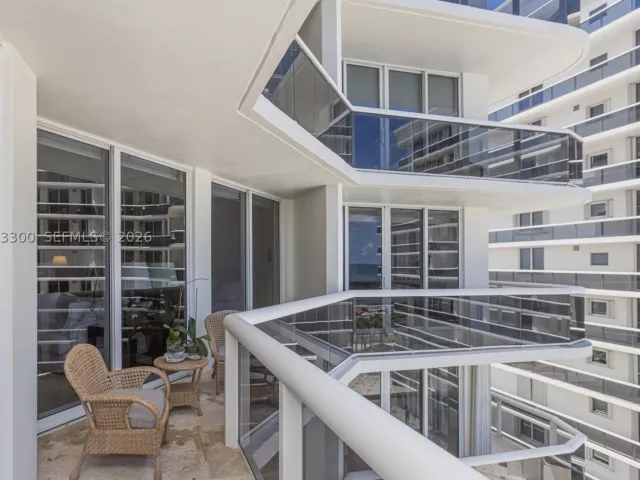 2-bedroom condo for sale in Surfside - 9559 Collins Ave S7-D - MondialRealty