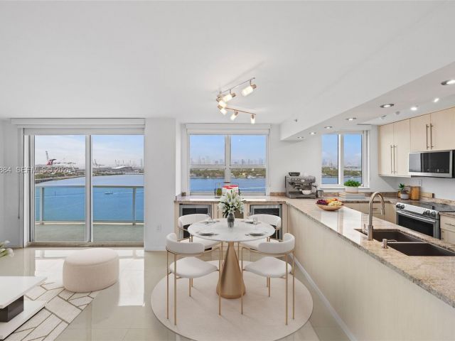 Apartment for sale  Unit #1401 - photo 7508710