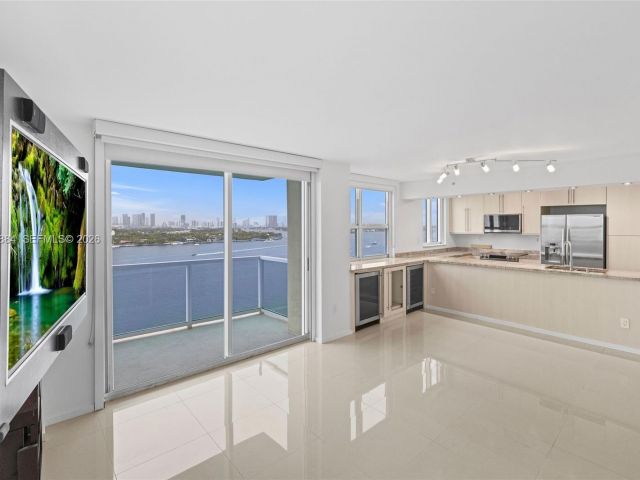 Apartment for sale  Unit #1401 - photo 7508712