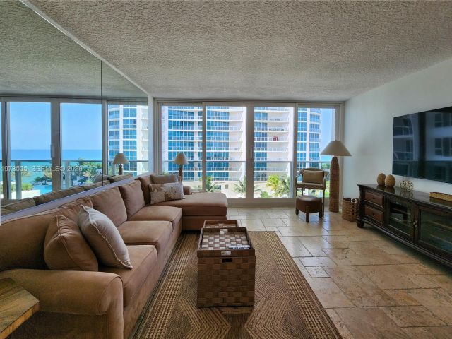 Apartment for rent  Unit #708 - photo 7500966