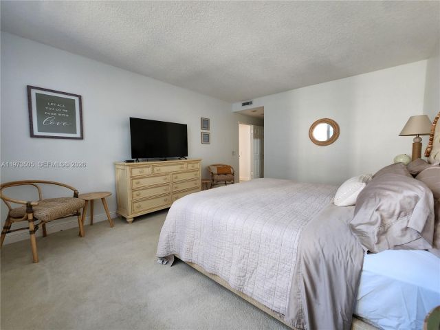 Apartment for rent  Unit #708 - photo 7500989