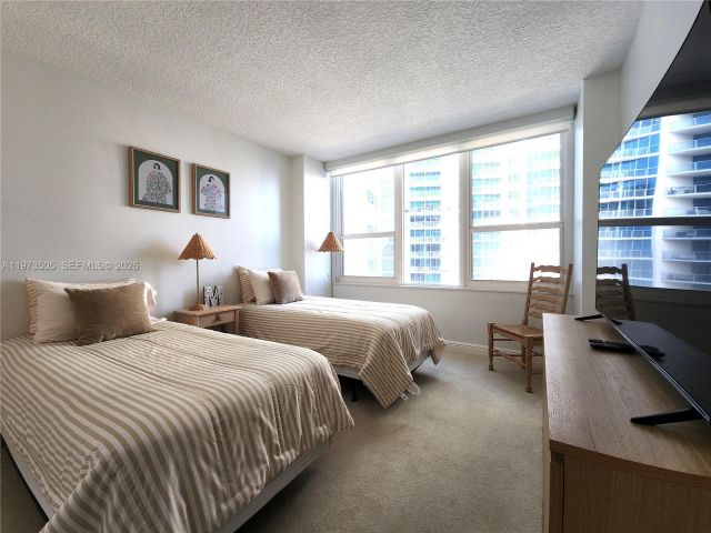 Apartment for rent  Unit #708 - photo 7500994