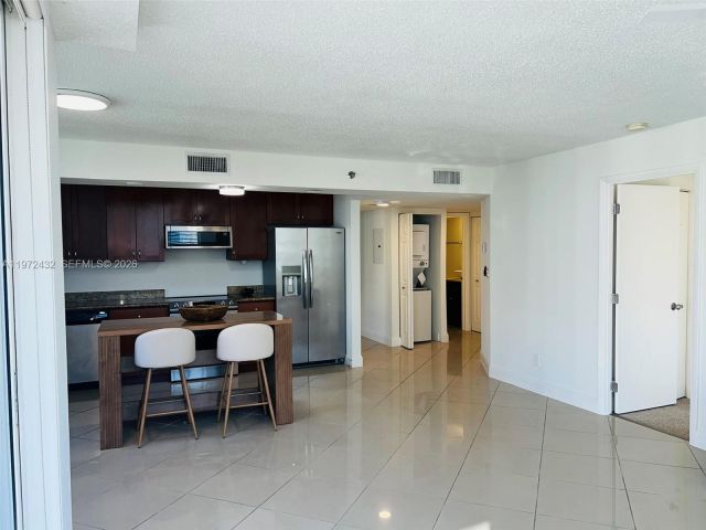 Apartment for rent  Unit #1601 - photo 7479071