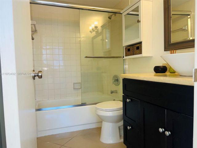 Apartment for rent  Unit #1601 - photo 7479072