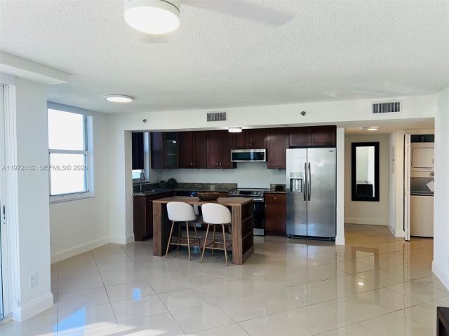 Apartment for rent  Unit #1601 - photo 7479073