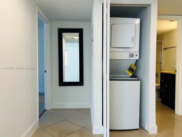 Apartment for rent  Unit #1601 - photo 7479074