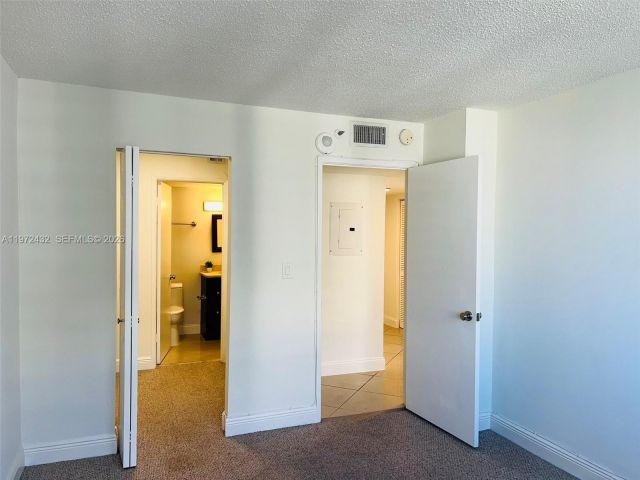 Apartment for rent  Unit #1601 - photo 7479078