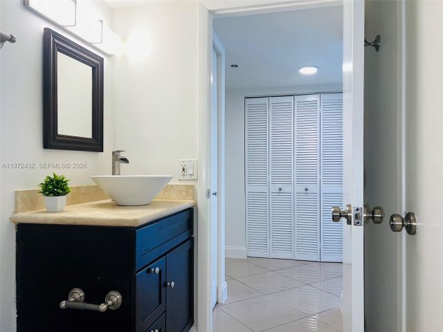 Apartment for rent  Unit #1601 - photo 7479080