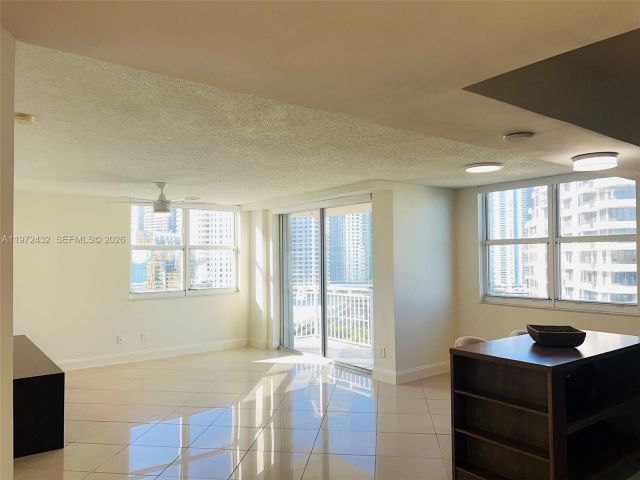 Apartment for rent  Unit #1601 - photo 7479082