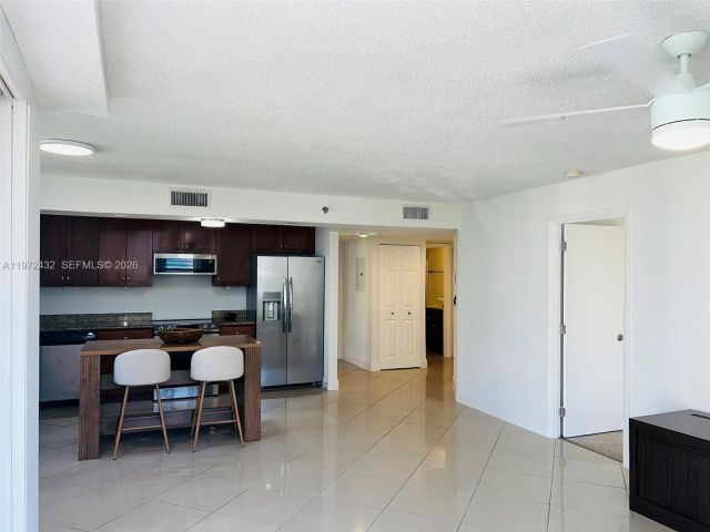 Apartment for rent  Unit #1601 - photo 7479083