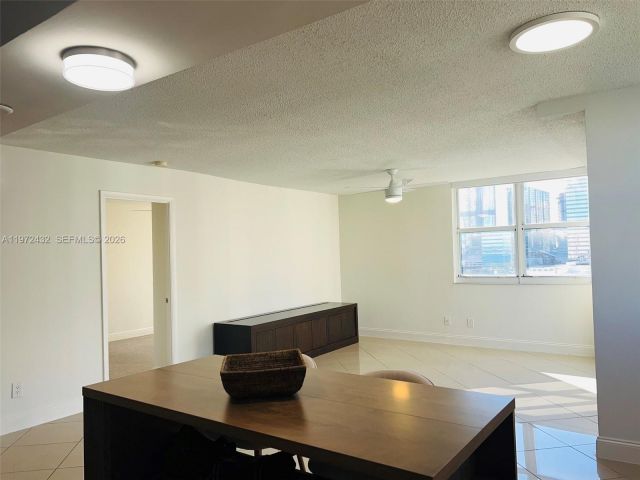 Apartment for rent  Unit #1601 - photo 7479086