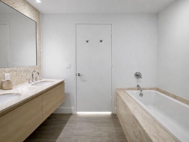 Apartment for sale  Unit #3606 - photo 7523445