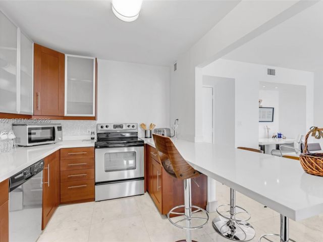 Apartment for rent  Unit #2007 - photo 7483988