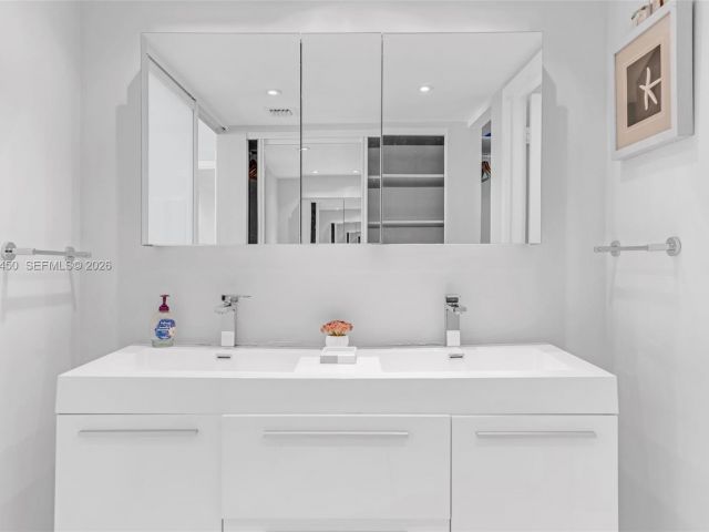 Apartment for rent  Unit #2007 - photo 7483994