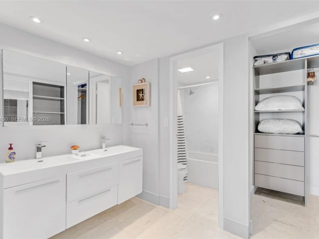 Apartment for rent  Unit #2007 - photo 7483995