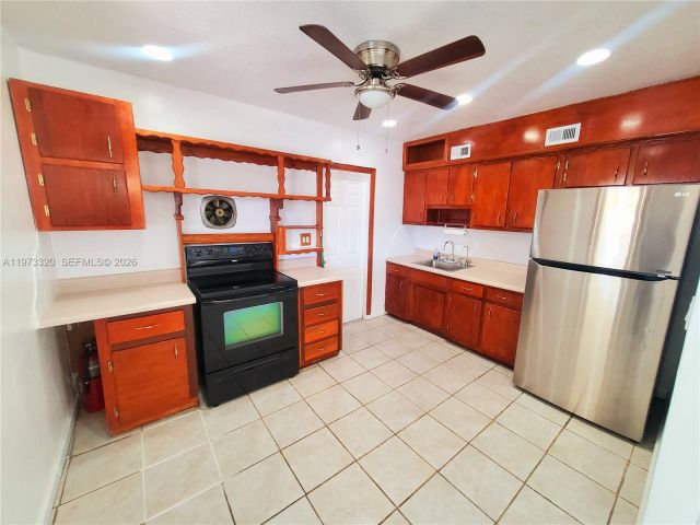Home for rent at 7791 NW 39th St - photo 7473715