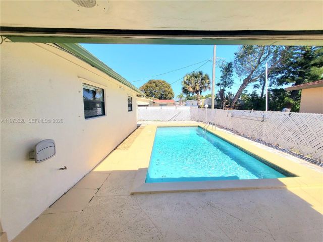 Home for rent at 7791 NW 39th St - photo 7473725