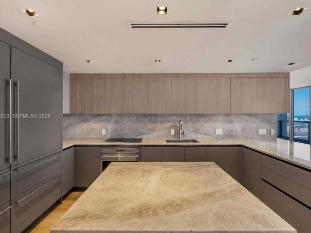 Apartment for rent  Unit #5701 - photo 7510699