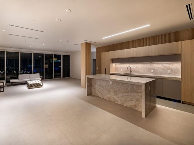 Apartment for rent  Unit #5701 - photo 7510702